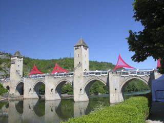 Sur le Pont Valentré, On y déguste, On y déguste...