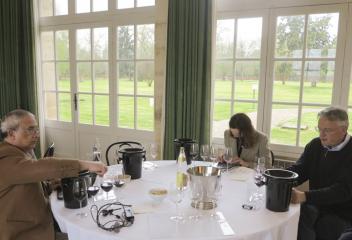 In the left corner, Michel Bettane, in the right, Andrew Caillard MW